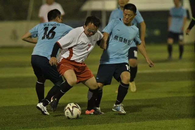 弗格45分辽宁惜败首钢 张宁17分山西胜四川