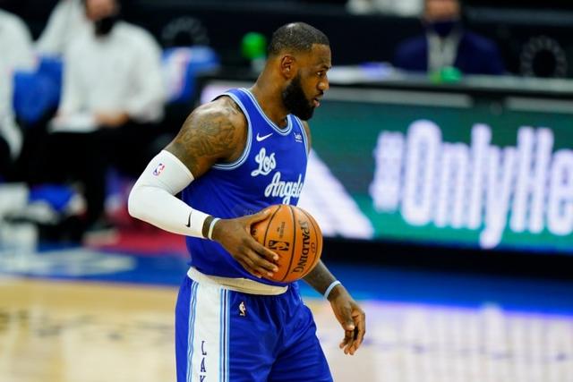 斯图尔特26+7美国女篮力克比利时 梅斯曼24分