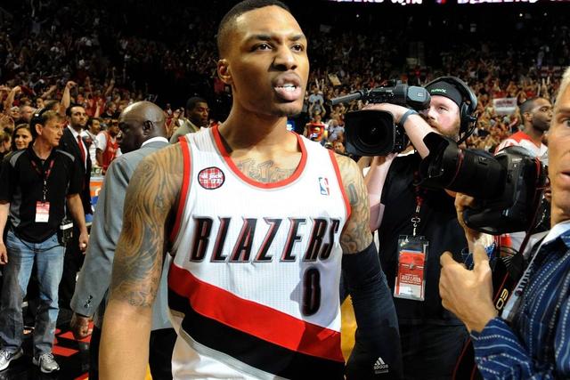 赵继伟13+7辽宁险胜天津 浙江6人上双胜上海