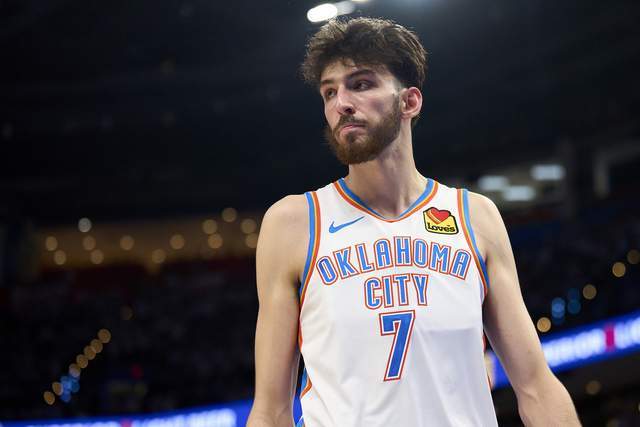 2026十堰马拉松鸣枪开跑 上万跑者领略“山水车城”